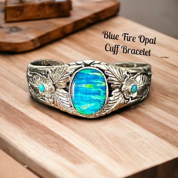 Up to 30% Off entire closet… don’t miss out! Make Me An Offer!! - Picture 3 of 15